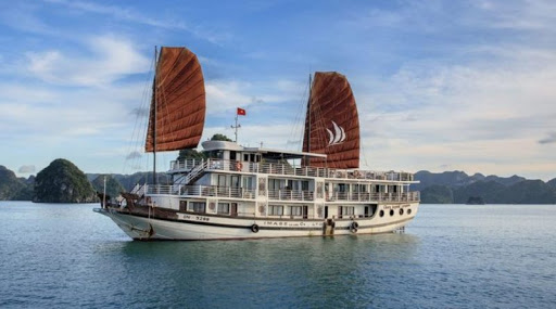 Du-thuyen-Ha-Long